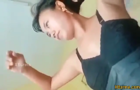 အရည်ရွှဲရွှဲနဲ့ မြင်းစီးတဲ့စော်လေး .. ရာသီဥတုကလည်းပူ